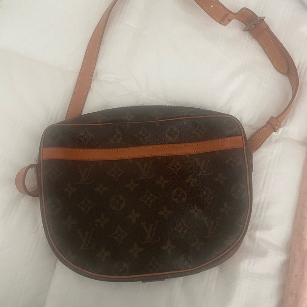 Authentic Louis Vuitton Brown and Tan Monogram Shoulder Bag - Picture 4 of 16